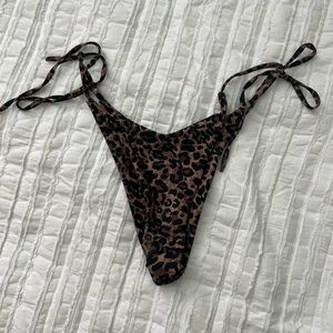 Leopard bikini bottoms